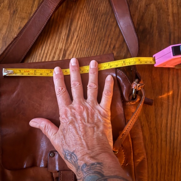 Harbour 2nd Leather Shoulder Bag - Picture 6 of 10